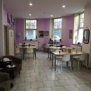 2* Hotel Les Acteurs